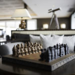 Strand Cruise chess set